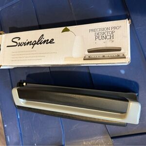 Swingline Precision Pro Desktop Punch